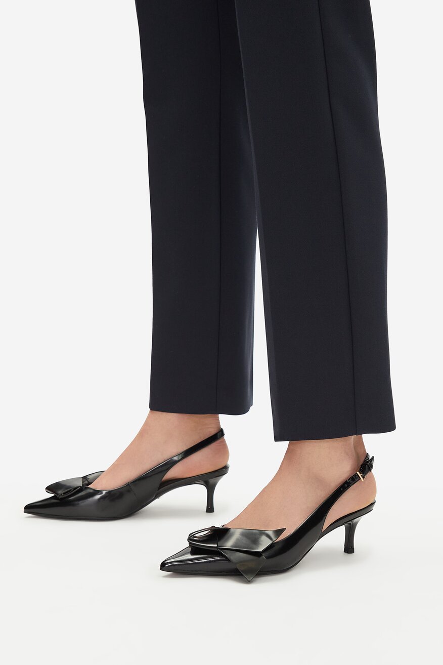 Czółenka skórzane