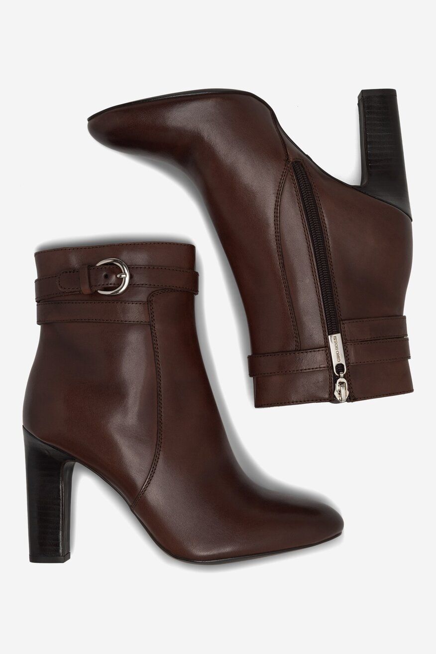 Botki skórzane na słupku