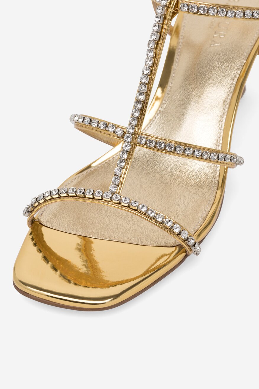 Sandały skórzane na obcasie