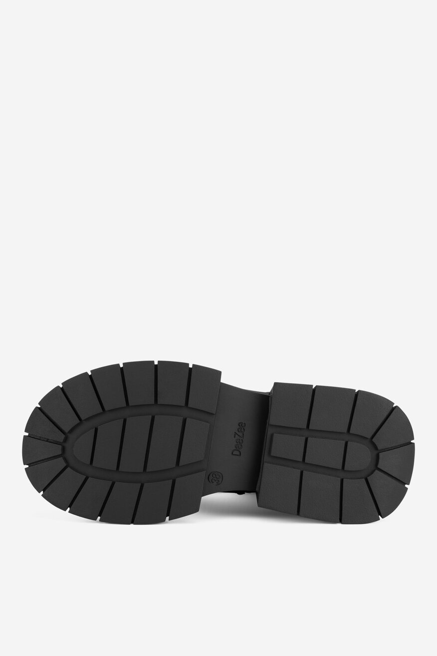 Trzewiki na platformie