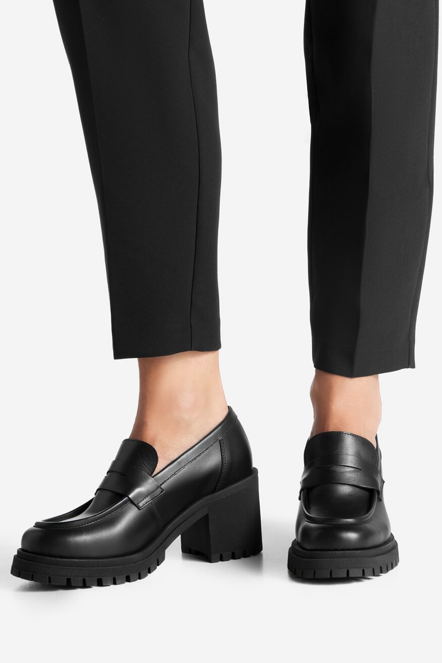 Loafersy skórzane na obcasie