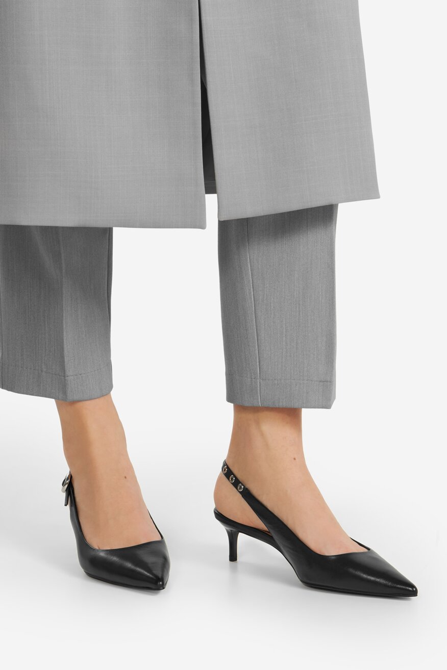 Czółenka skórzane