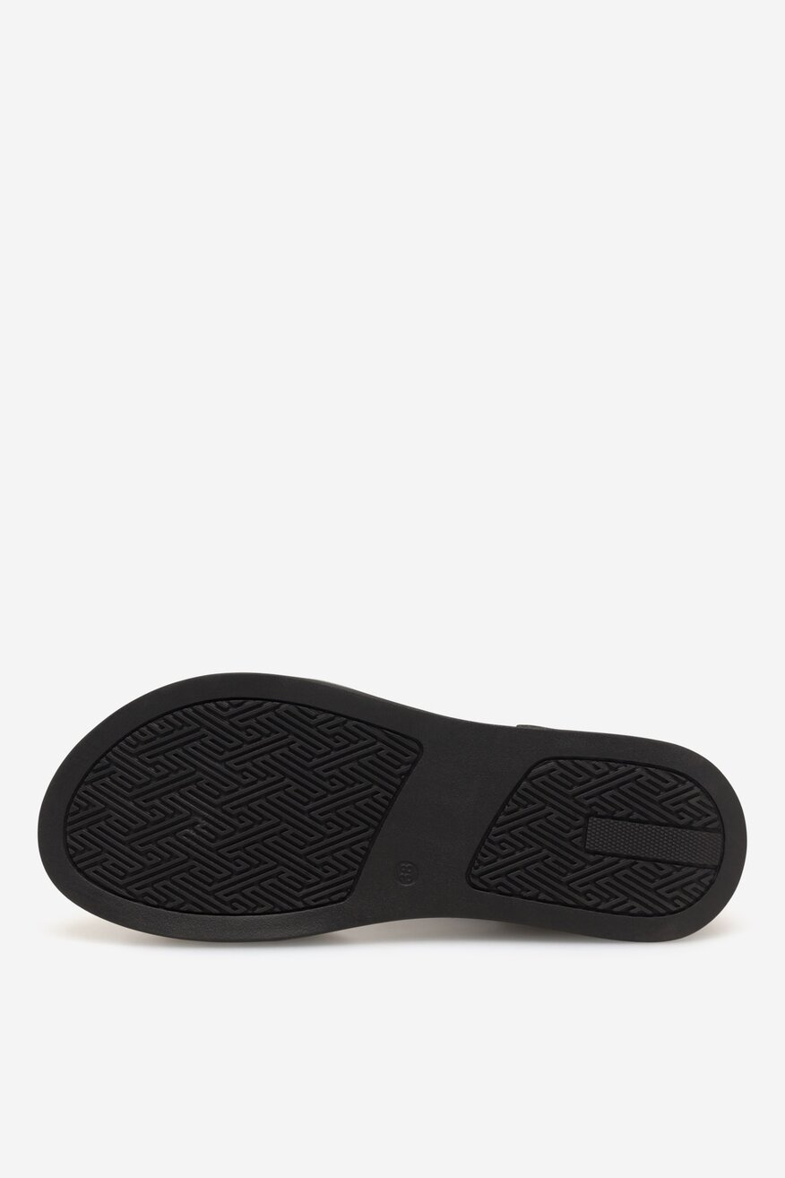 Sandały skórzane na koturnie