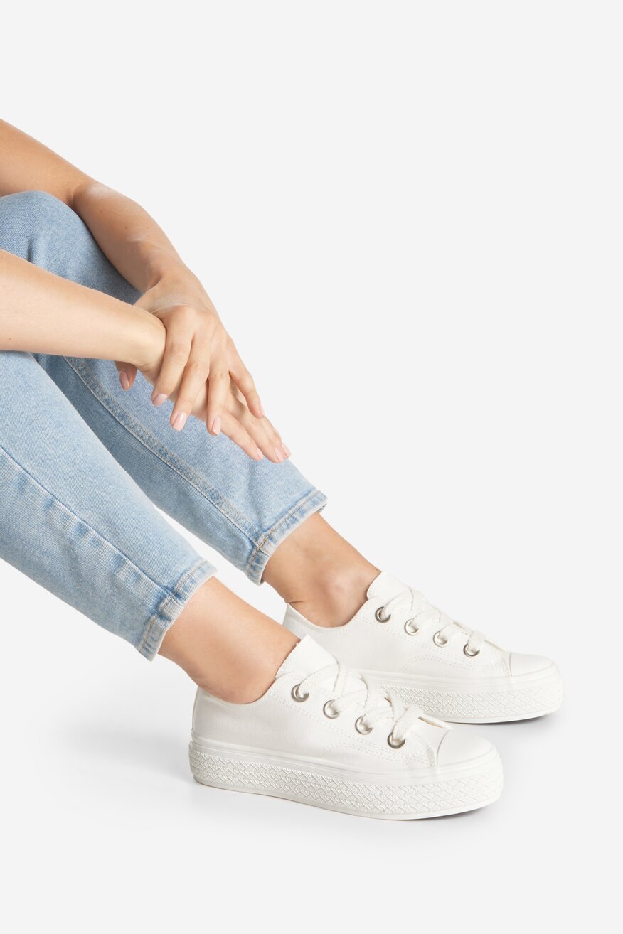 Trampki na platformie