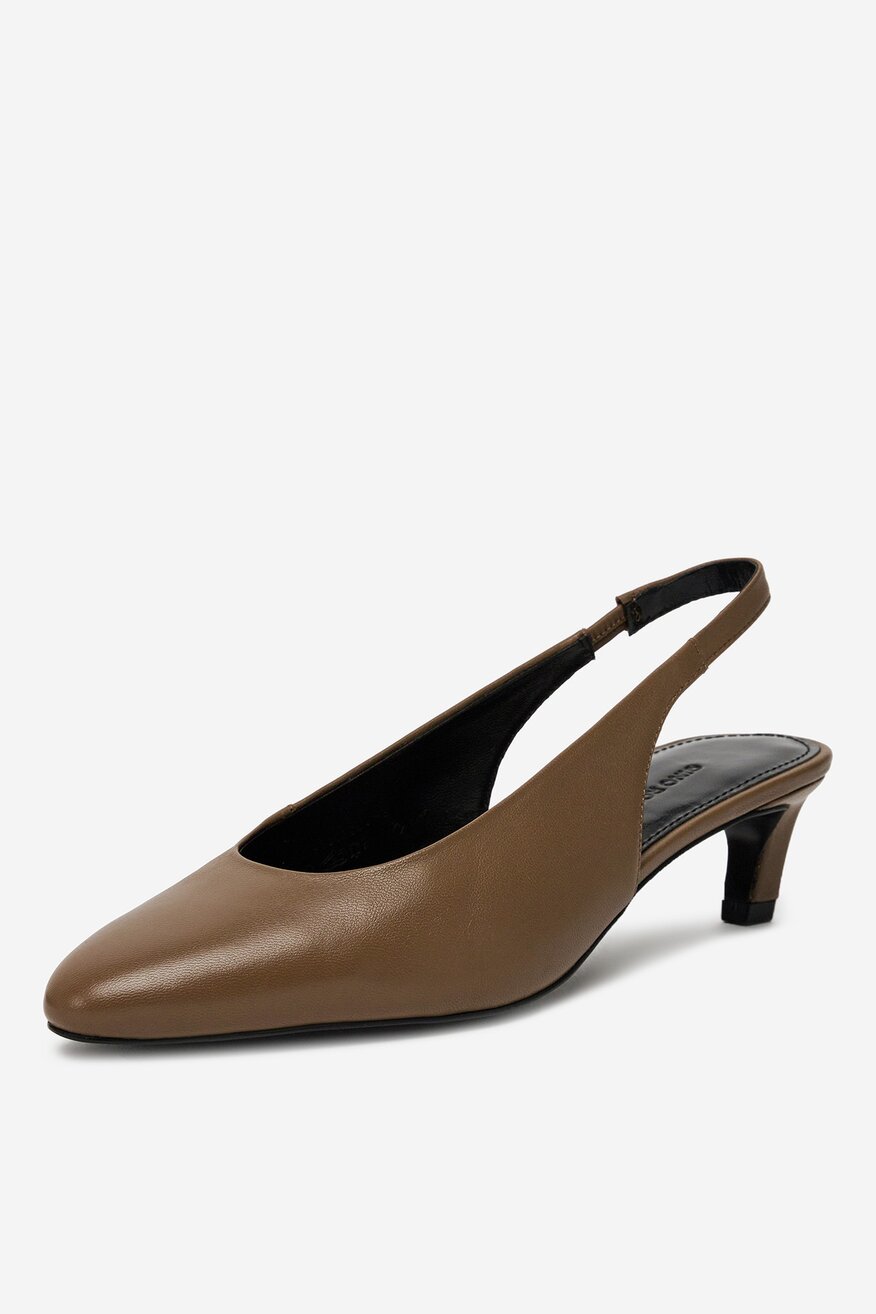 Czółenka skórzane