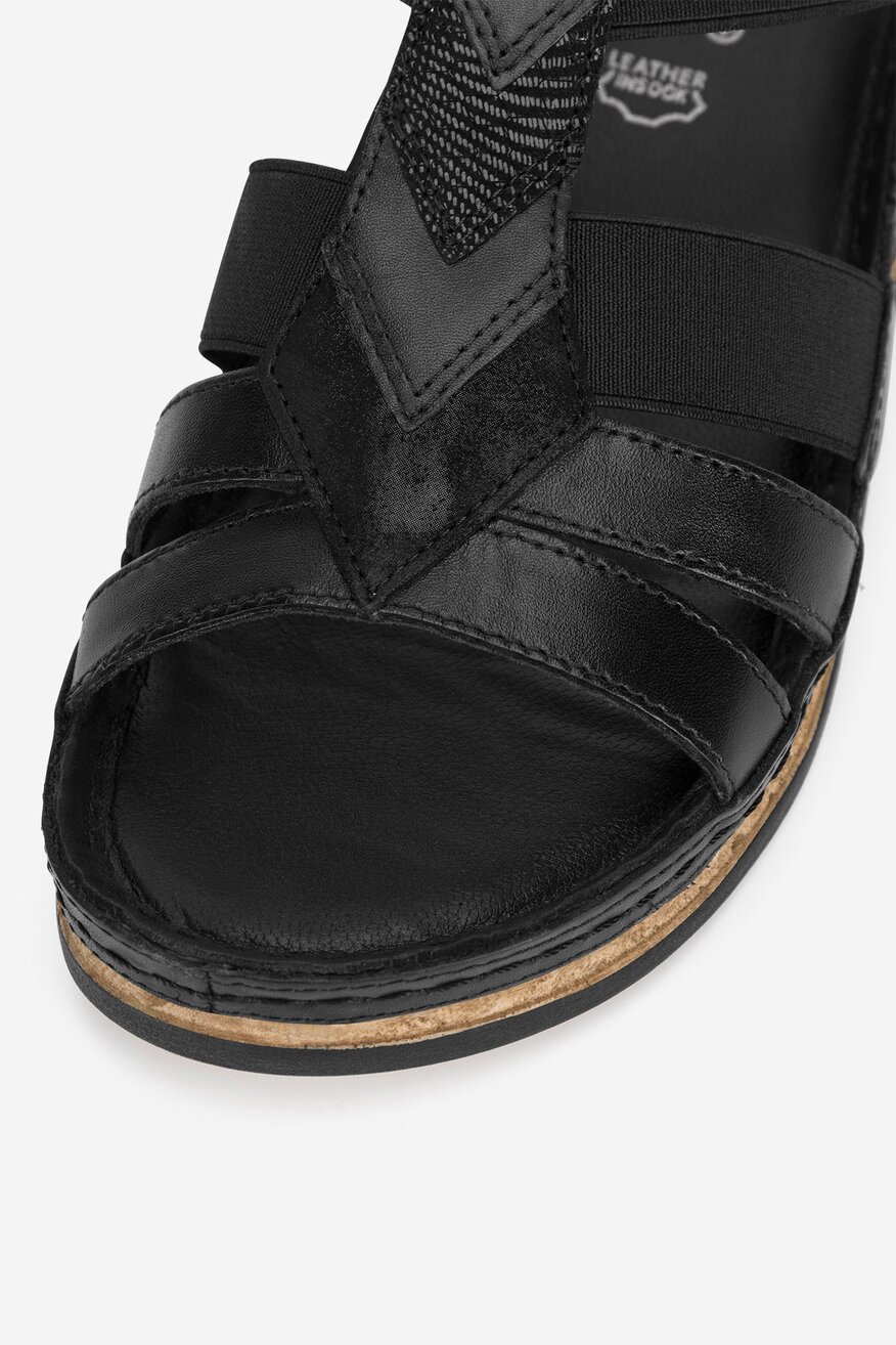 Sandały skórzane na koturnie