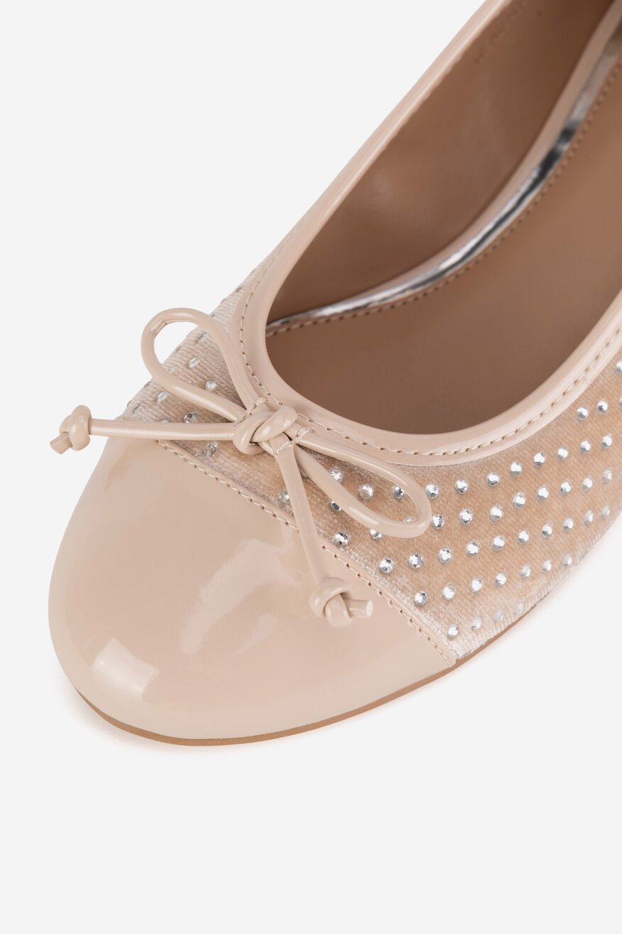 Czółenka na obcasie