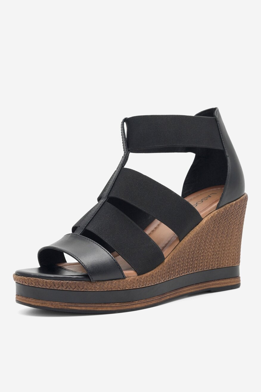 Sandały na koturnie