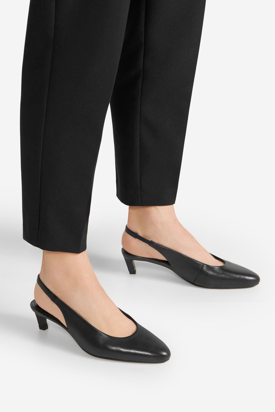 Czółenka skórzane