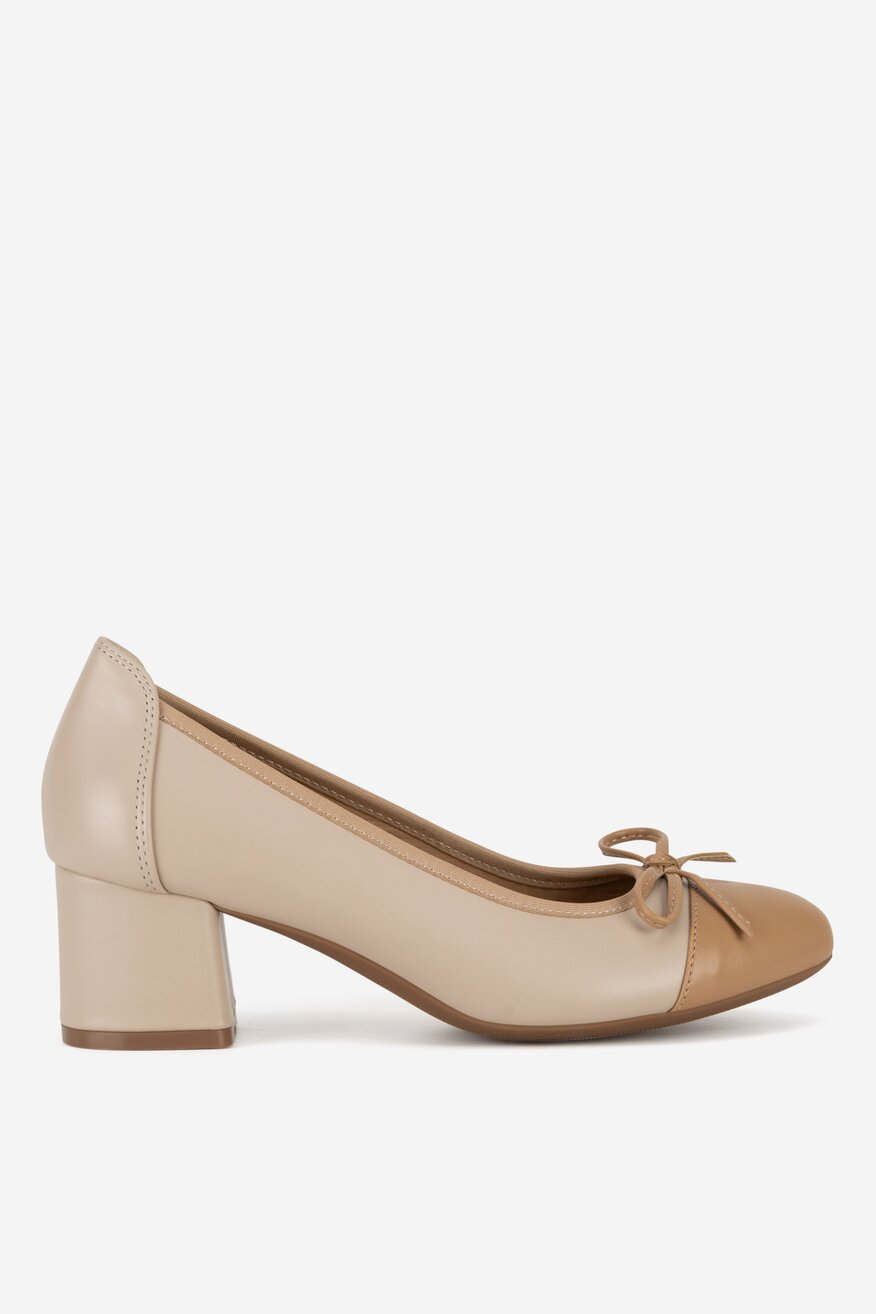 Czółenka skórzane