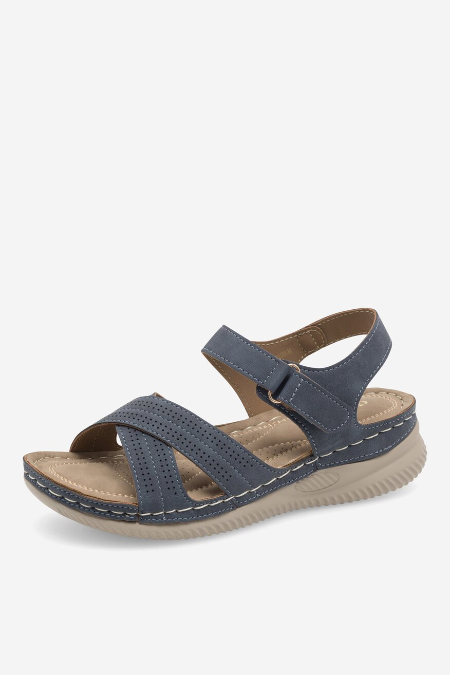 Sandały na koturnie