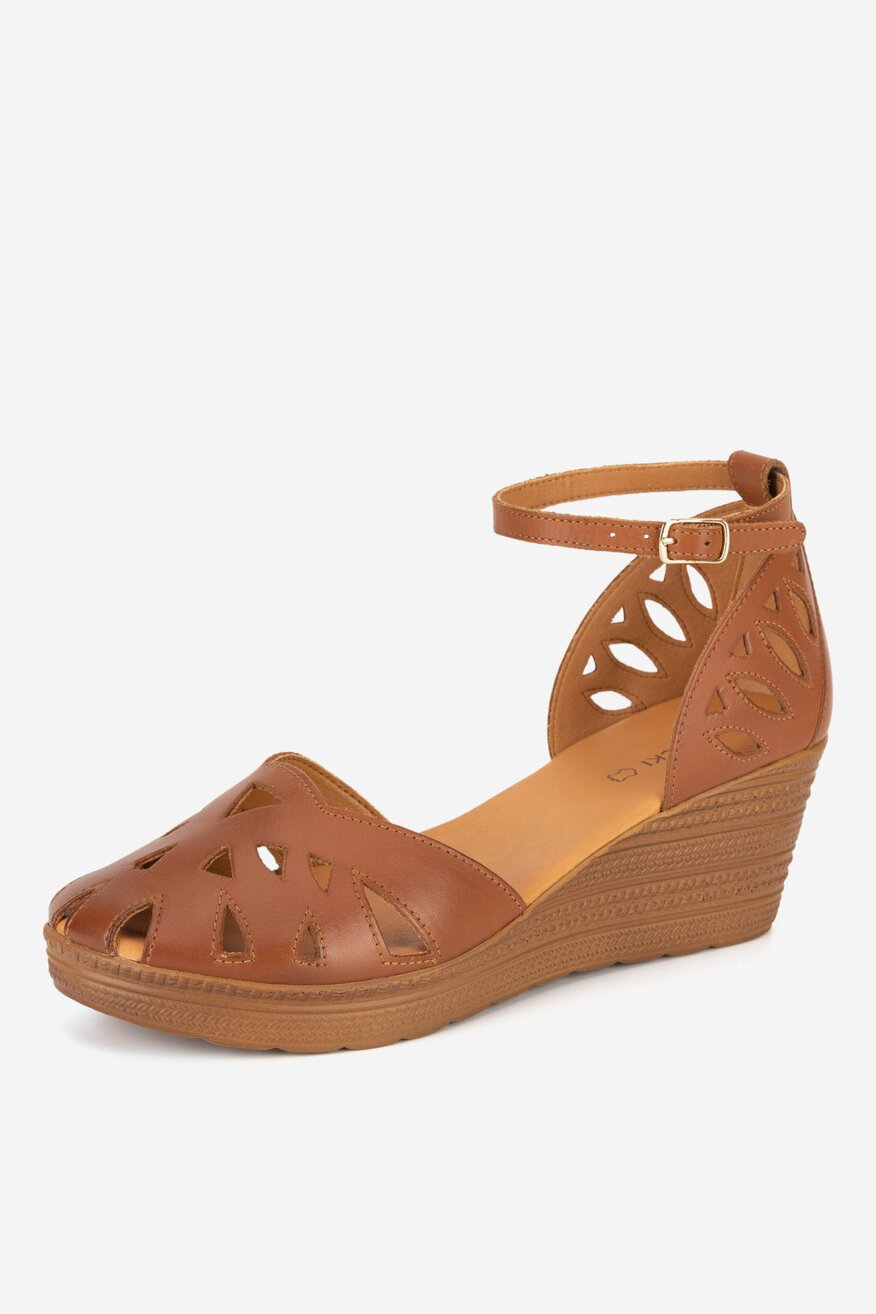 Sandały skórzane na koturnie