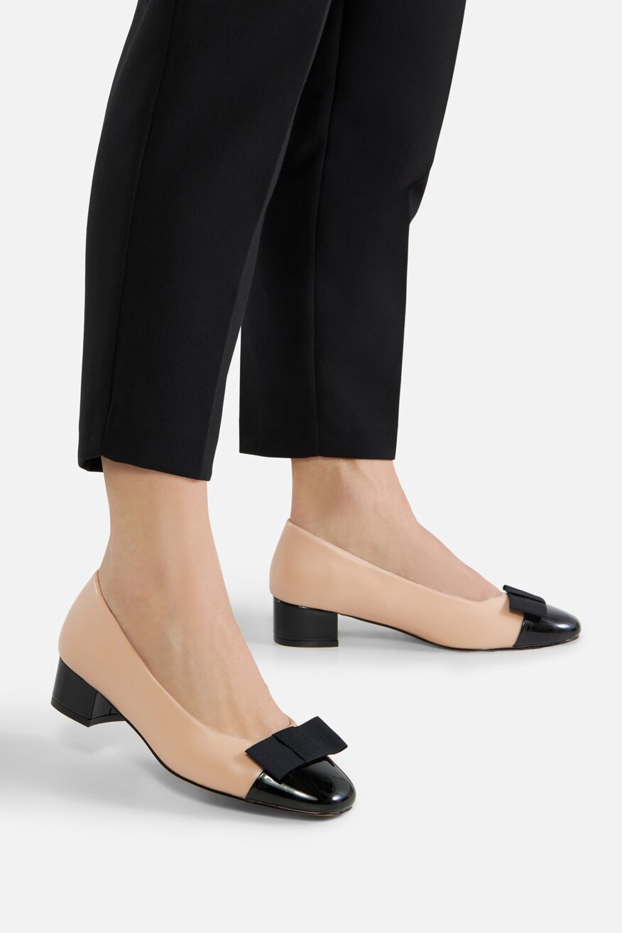 Czółenka skórzane