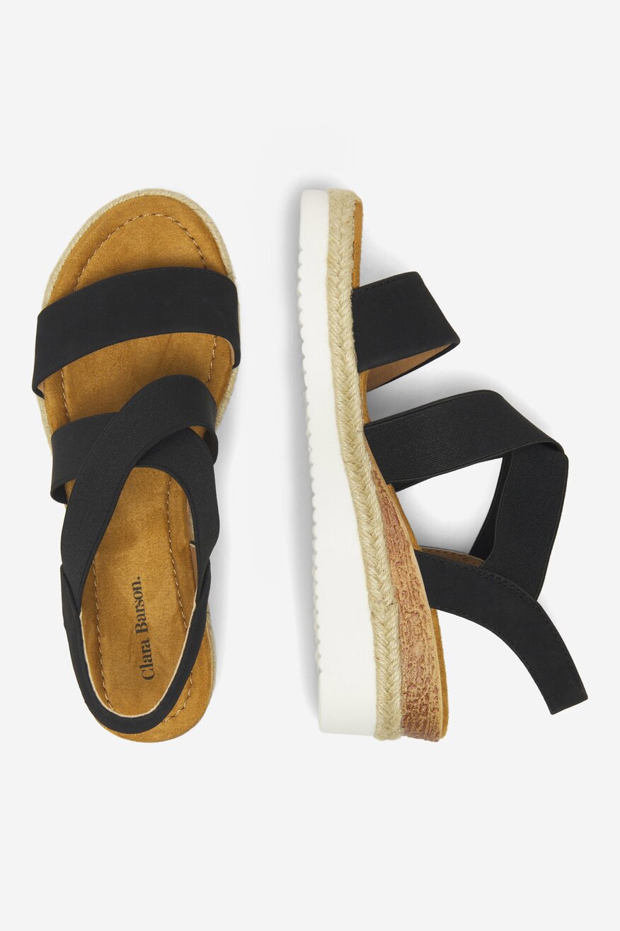 Sandały na koturnie