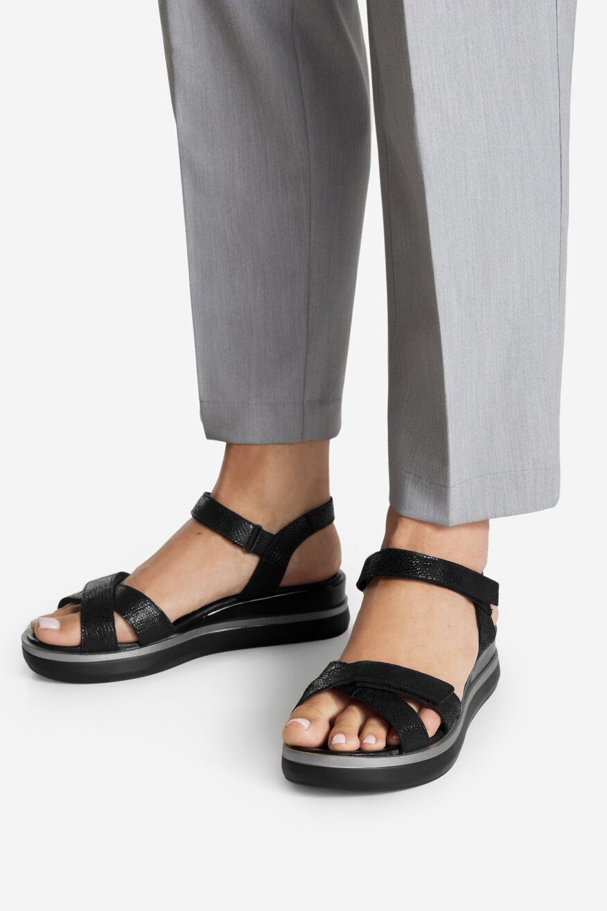 Sandały skórzane na rzepy