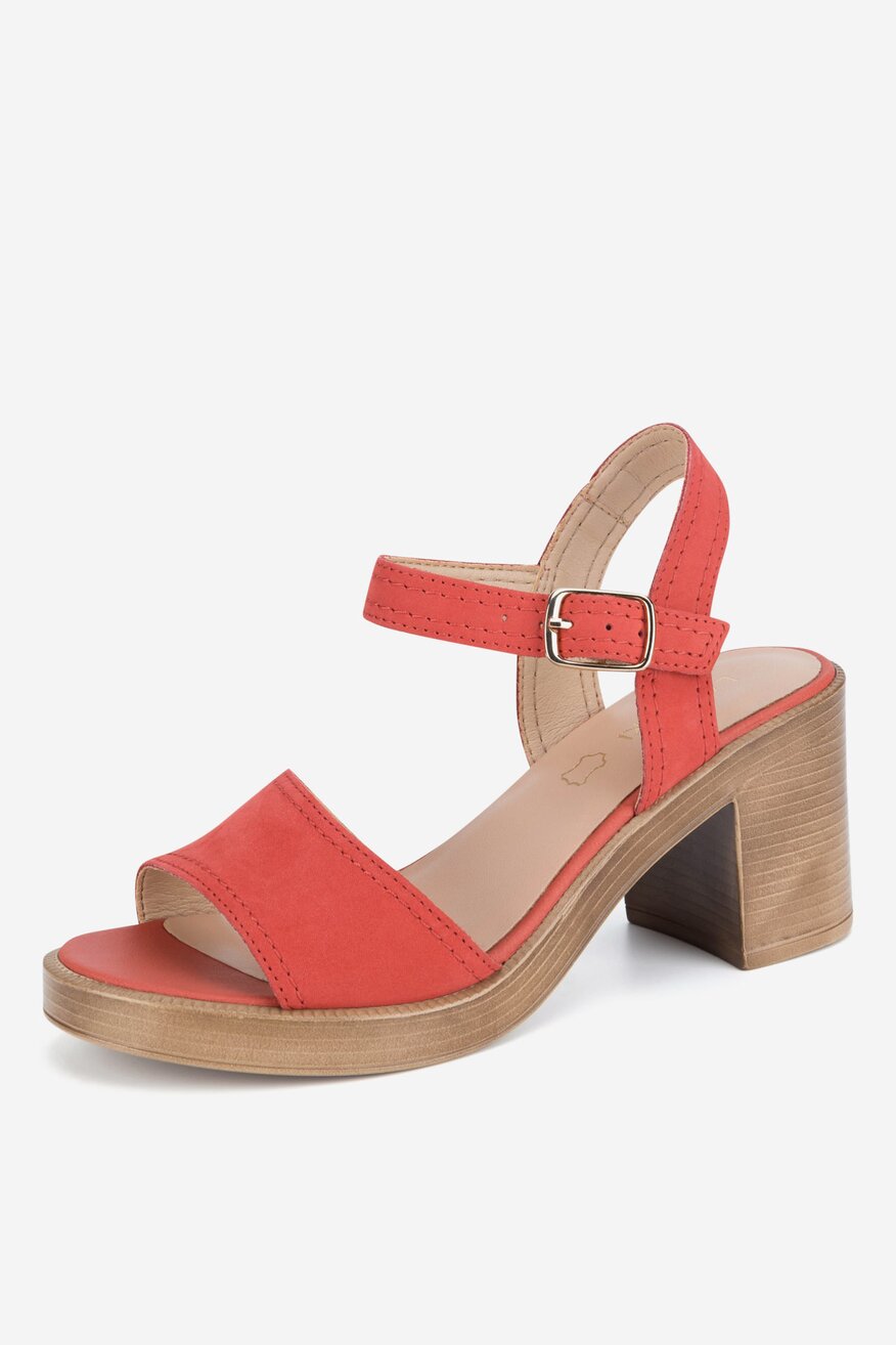 Sandały skórzane na słupku