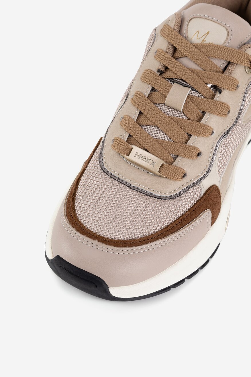 Sneakersy na grubej podeszwie