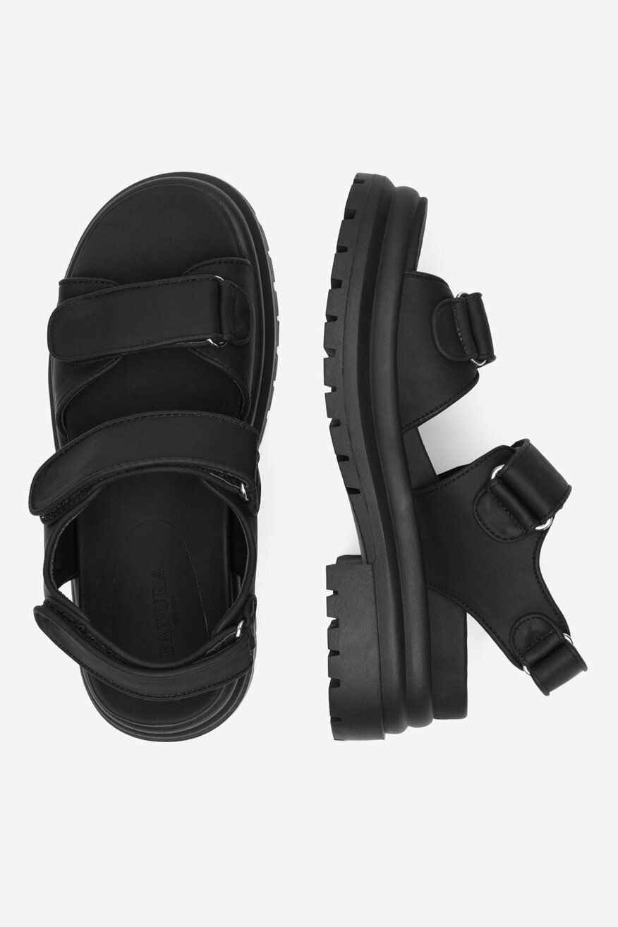 Sandały na grubej podeszwie