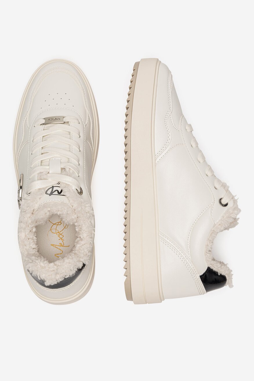 Sneakersy na platformie