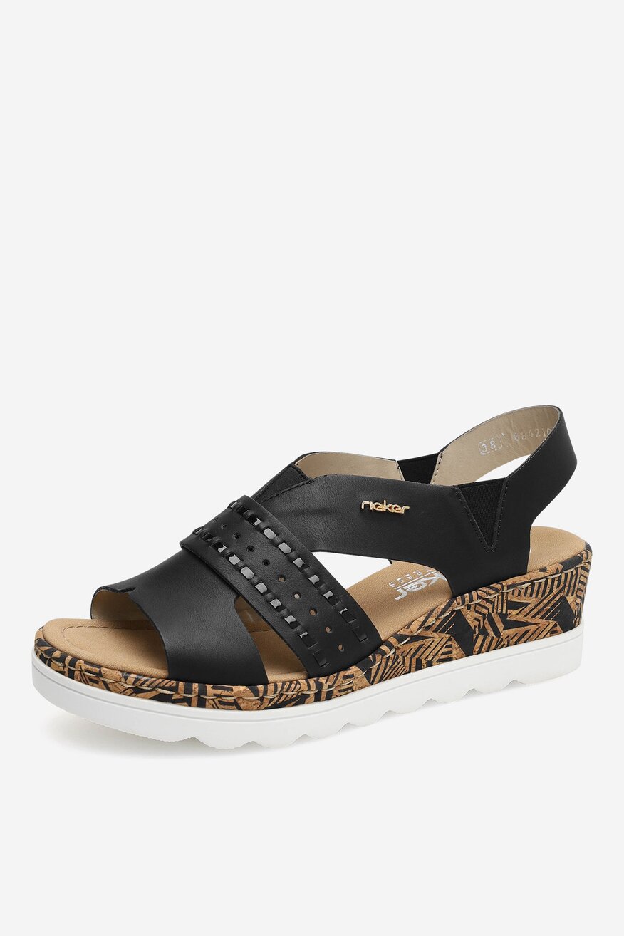 Sandały na koturnie