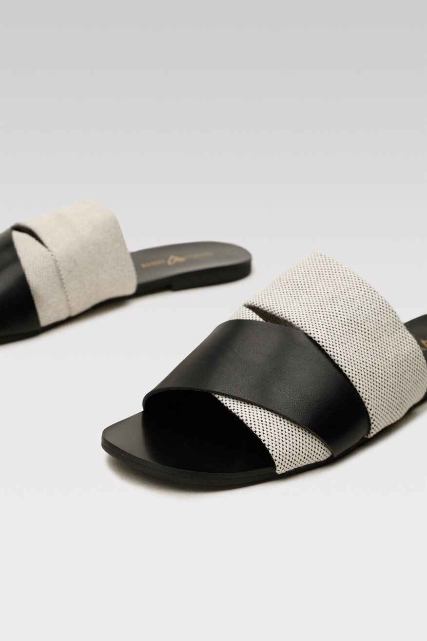 Klapki z łączonych materiałów