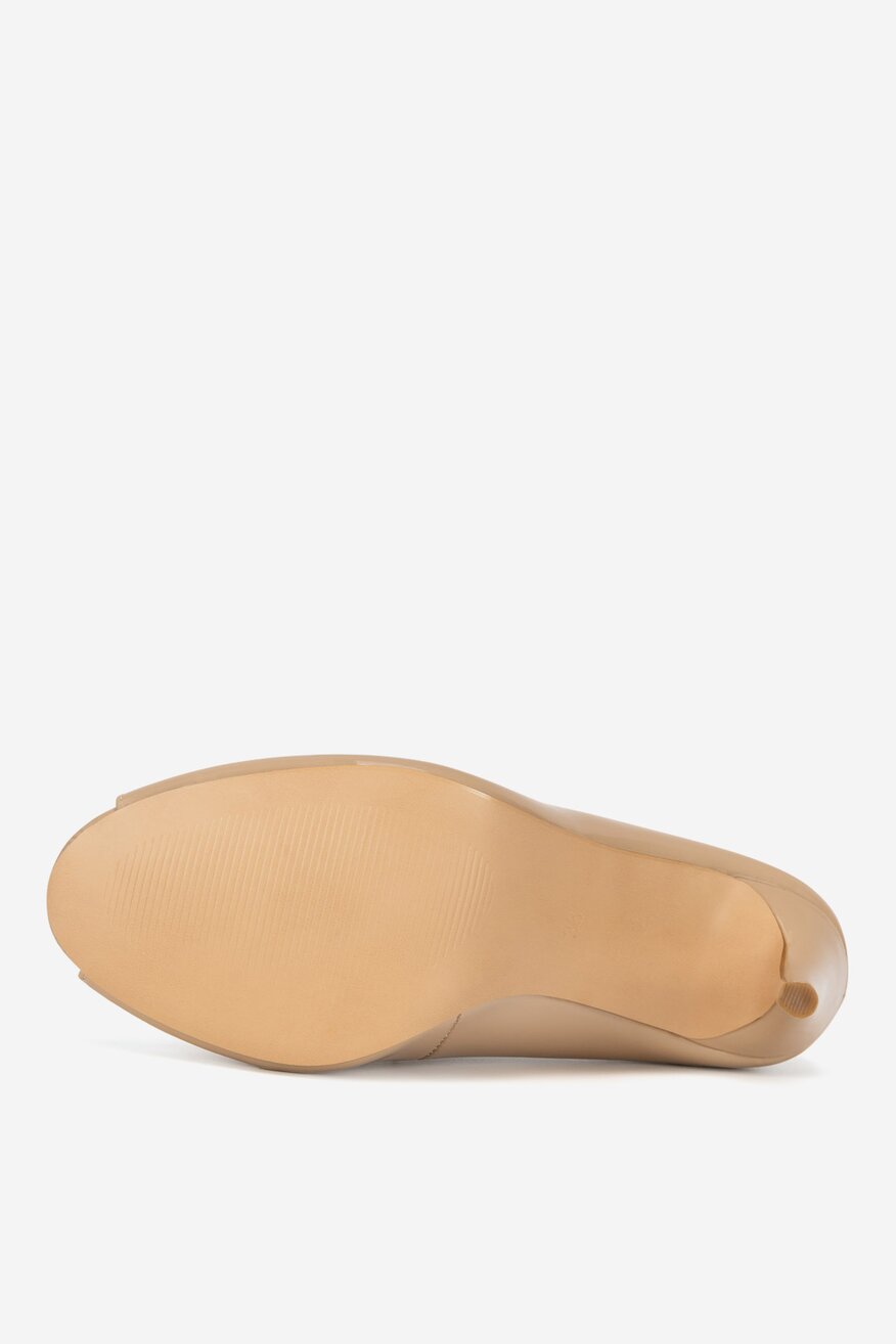 Czółenka skórzane