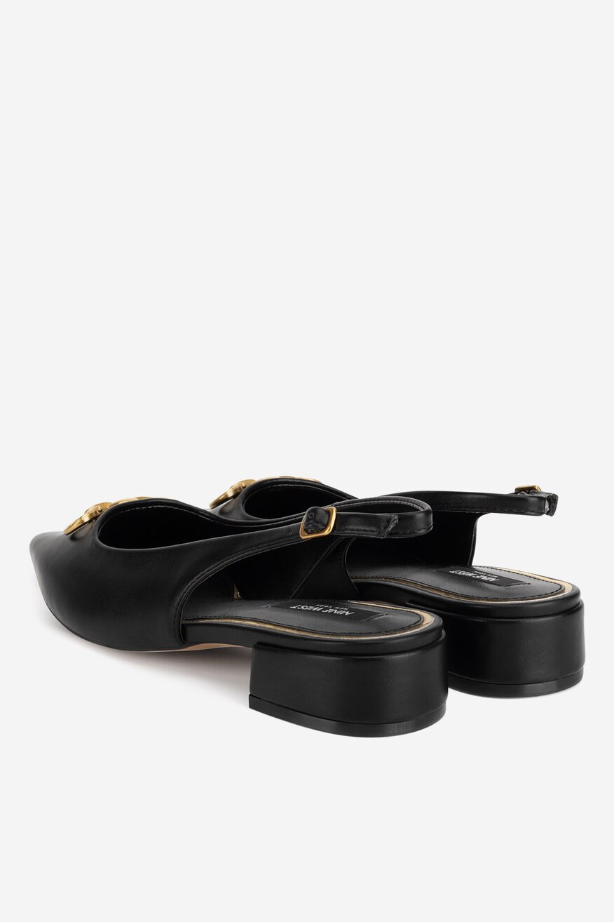 Baleriny z odkrytą piętą