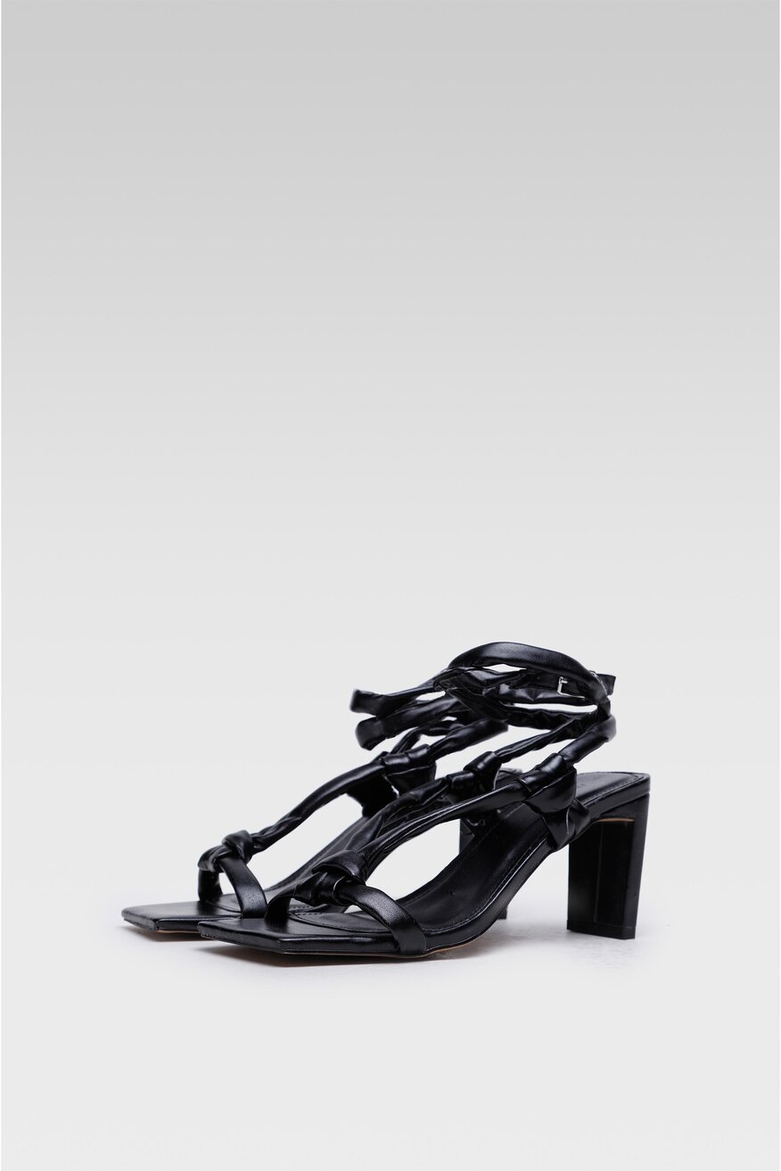 Sandały czarne ze sprzączką