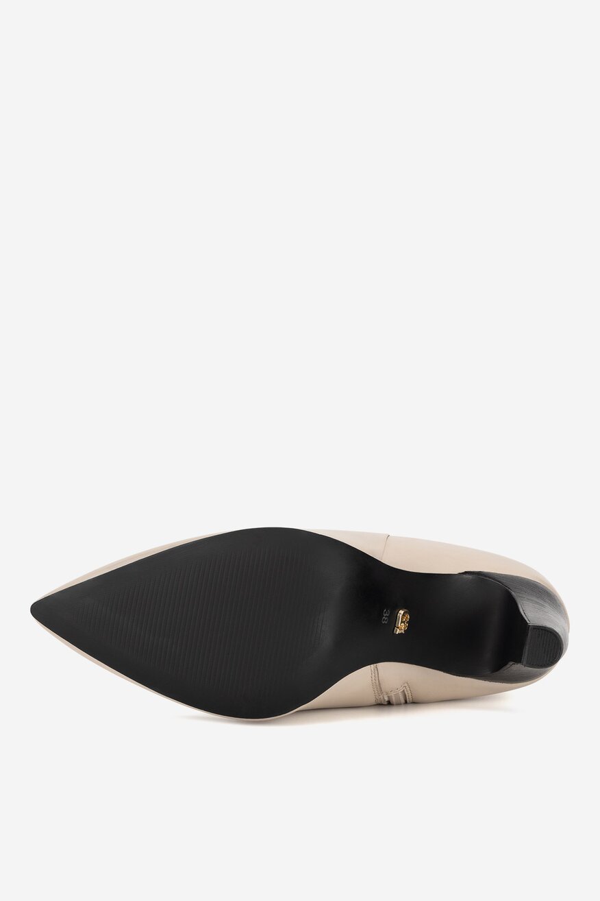 Botki skórzane na słupku