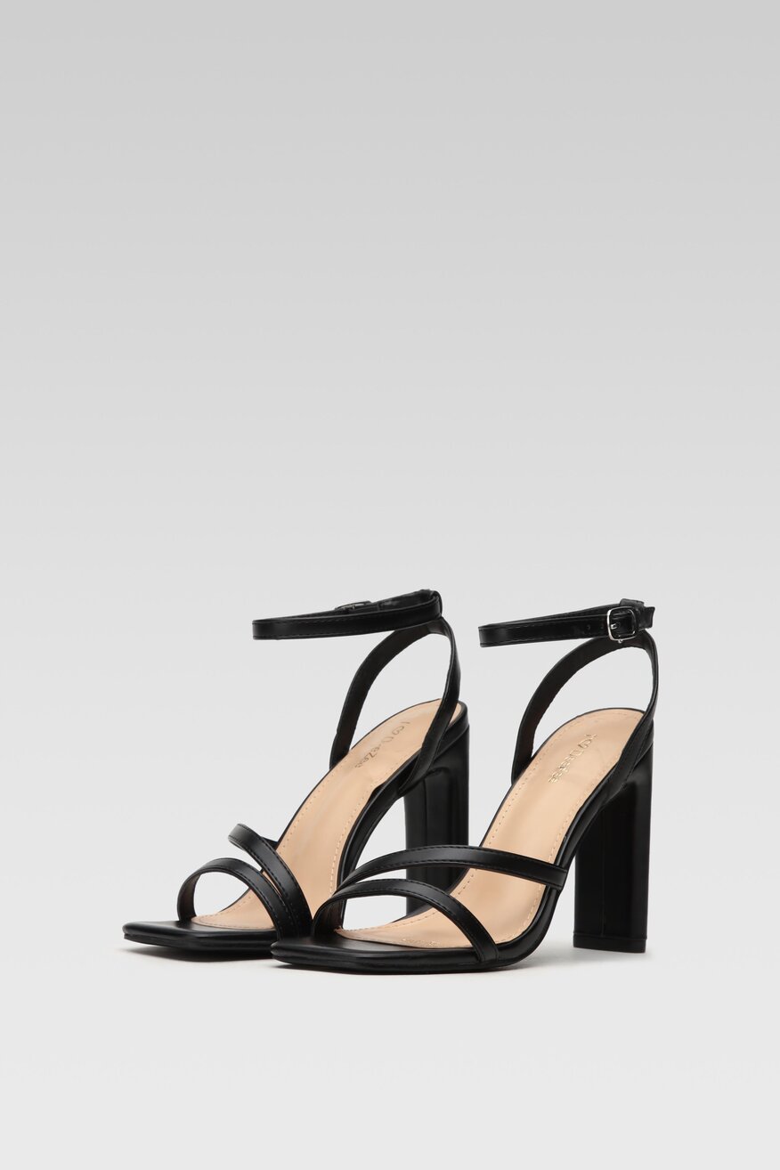 DeeZee - Sandały na szpilce