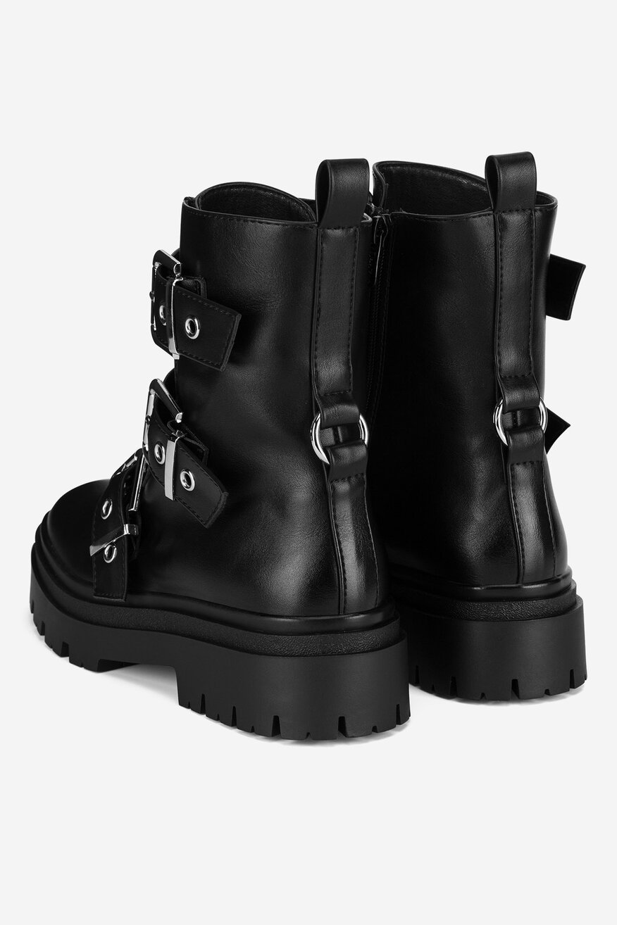 Trzewiki na grubej podeszwie