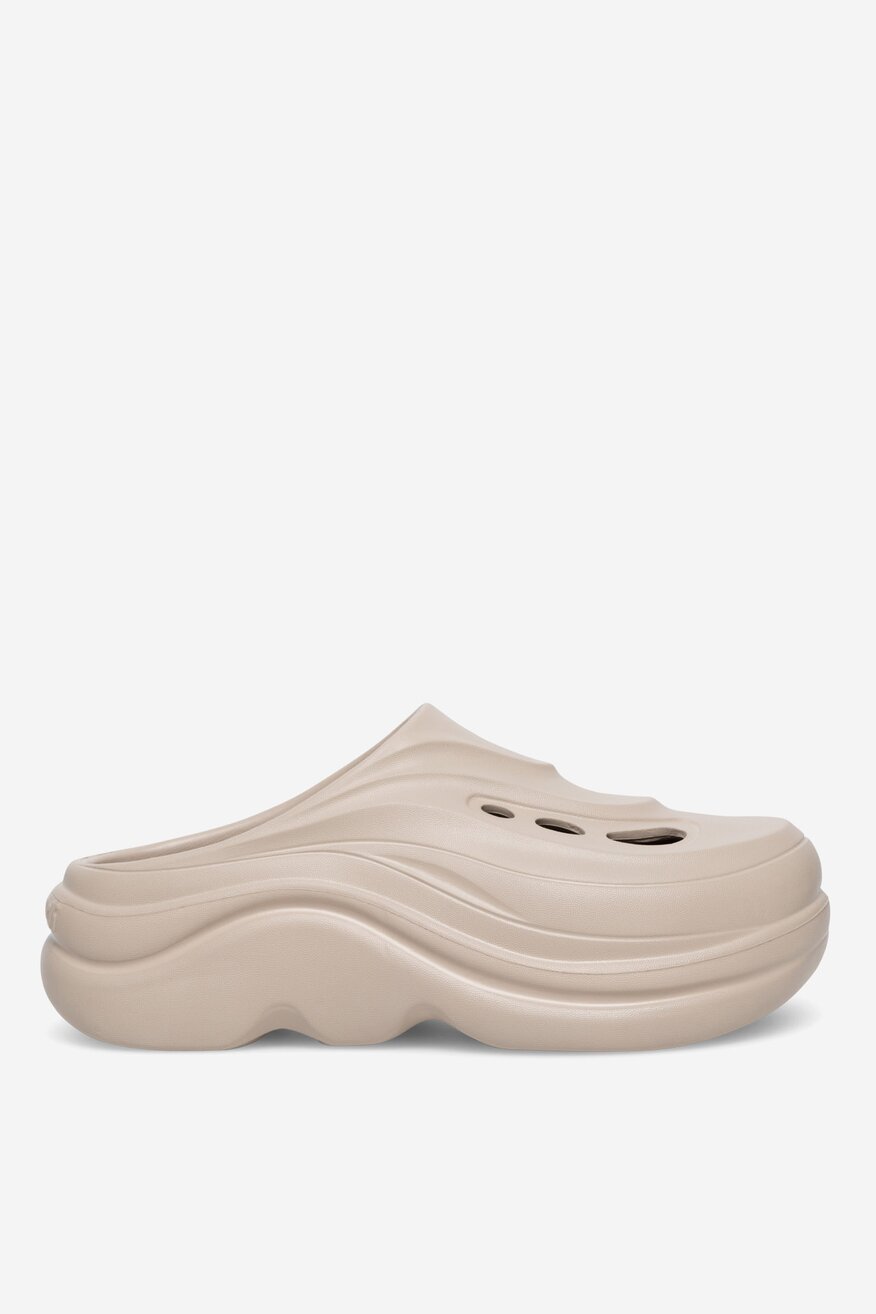 Klapki na grubej podeszwie