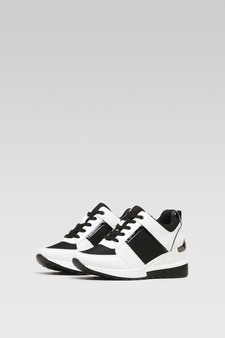 Półbuty na koturnie