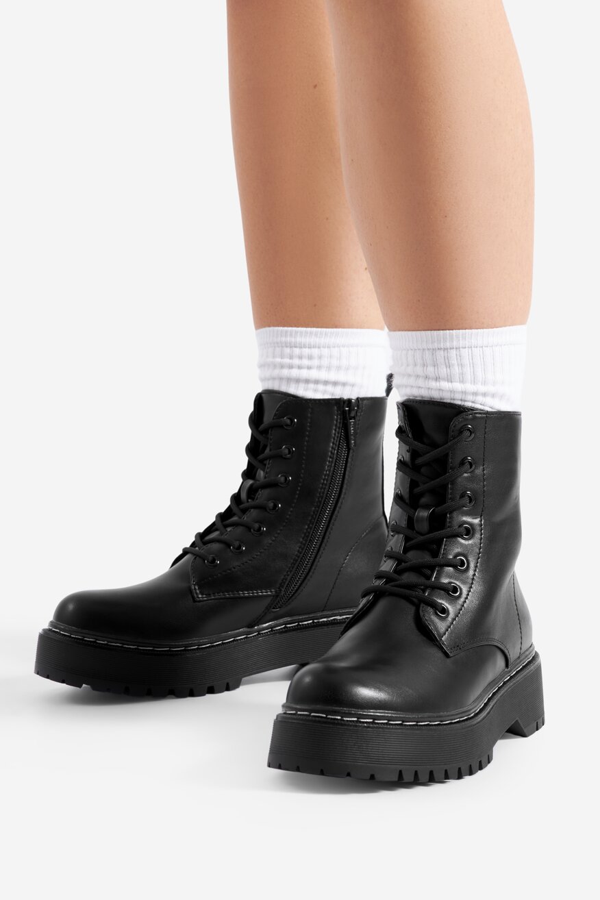 Trzewiki na platformie