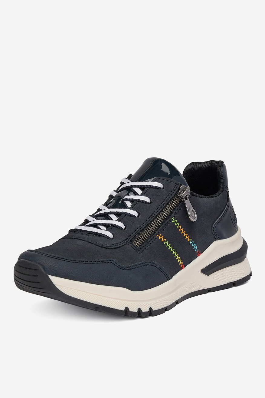 Sneakersy na koturnie