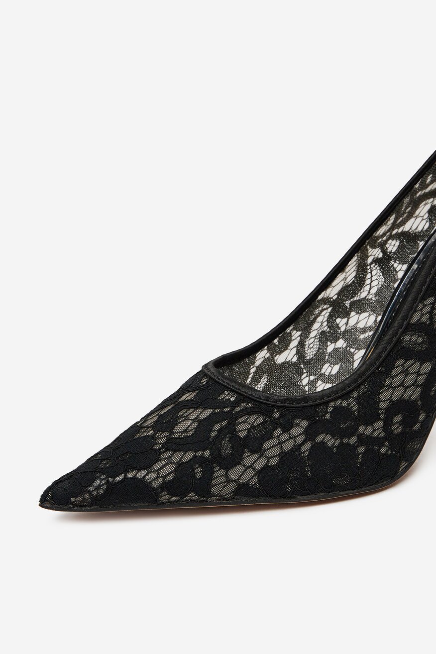 Czółenka na szpilce