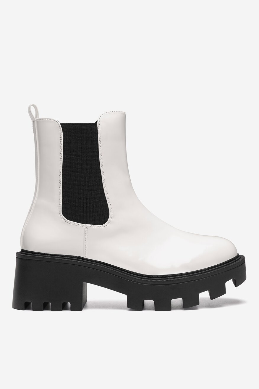 Botki na grubej podeszwie