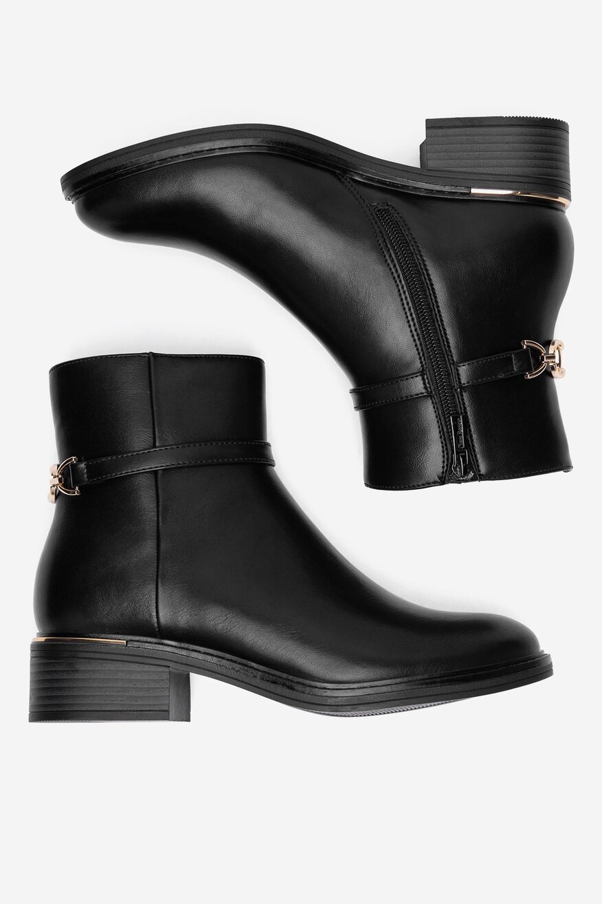 Botki ocieplane na słupku