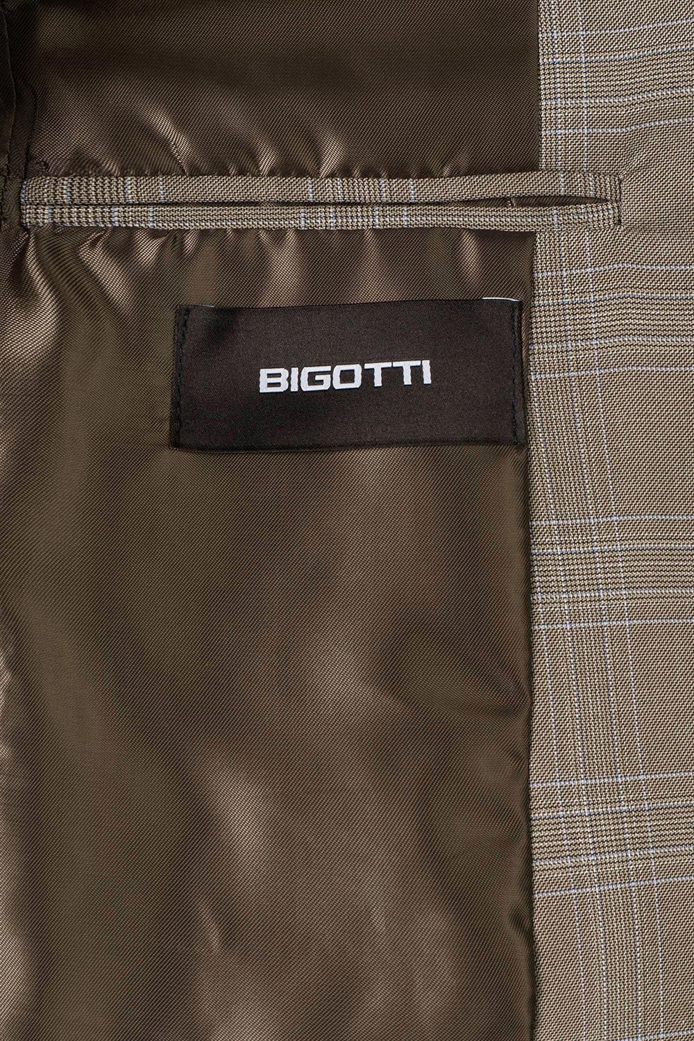 Costum slim bej in carouri