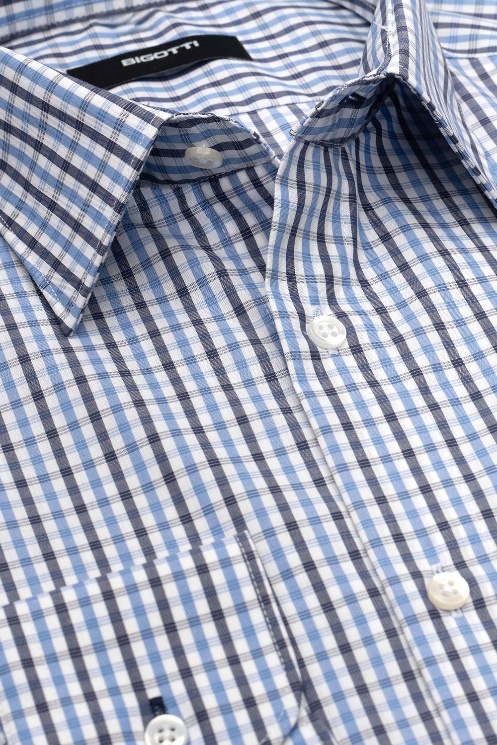 Camasa shaped alba in carouri