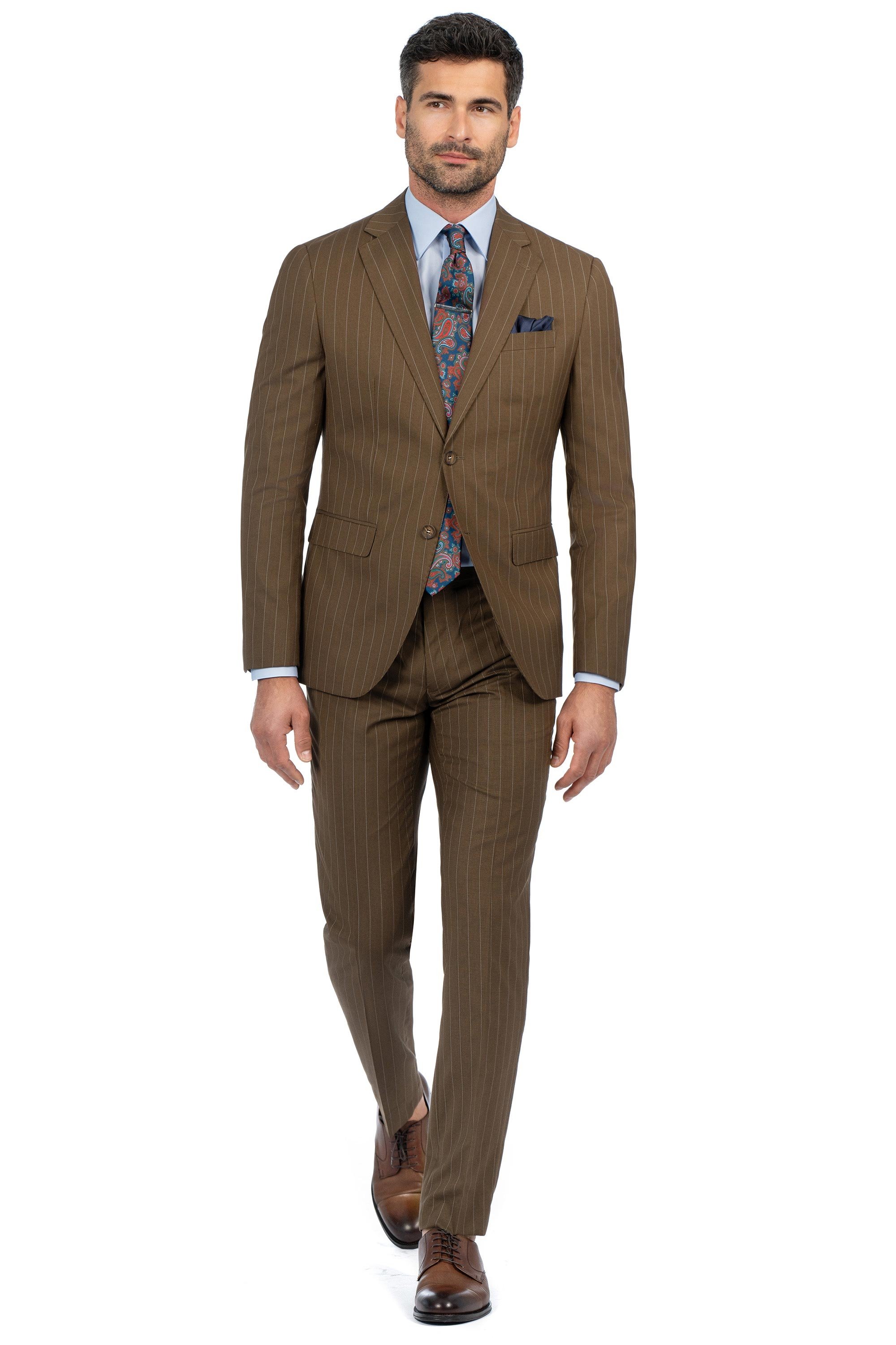 Costum slim maro cu dungi