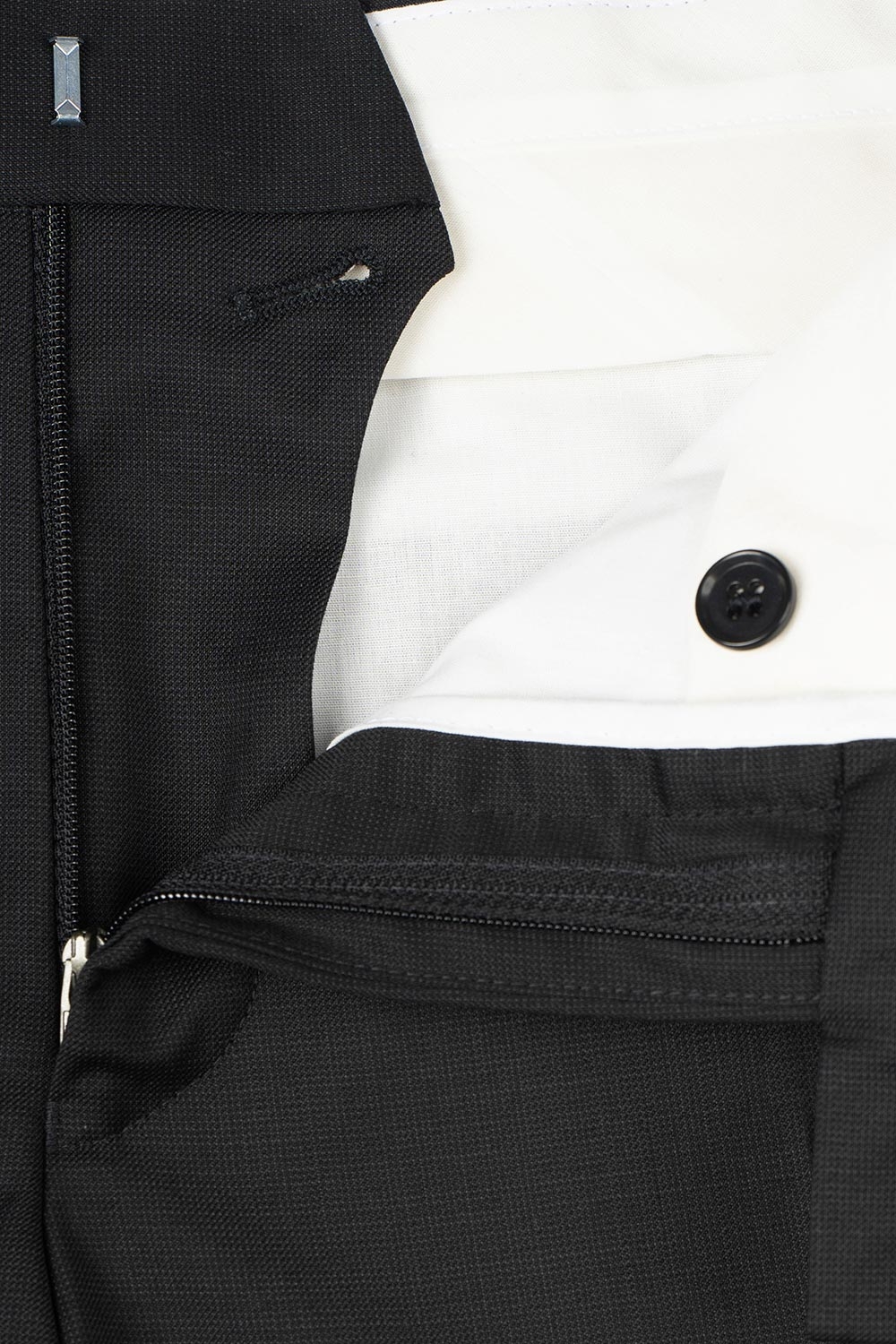 Pantaloni slim conti negri uni