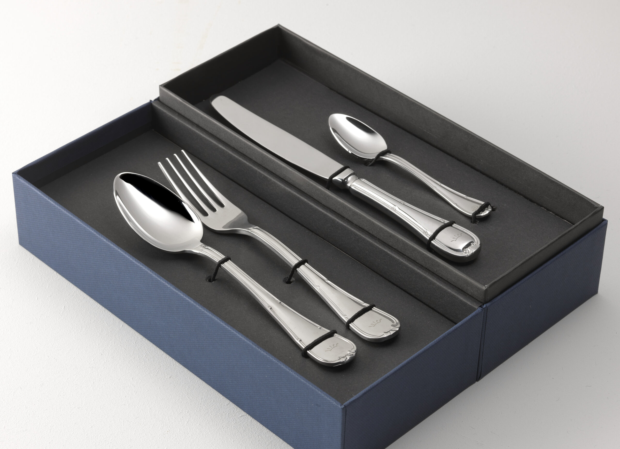 SET POSATE DA 24 PEZZI