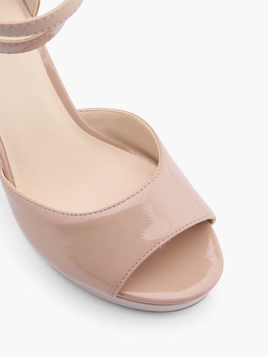 Sandály na podpatku