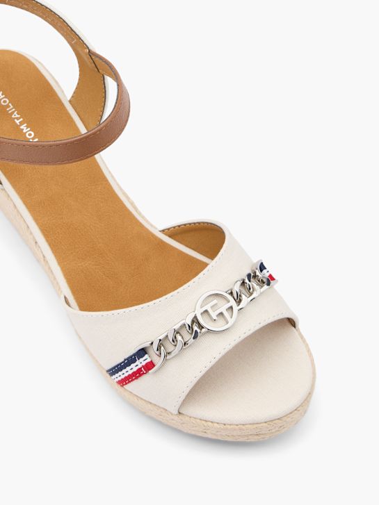 Sandály na podpatku