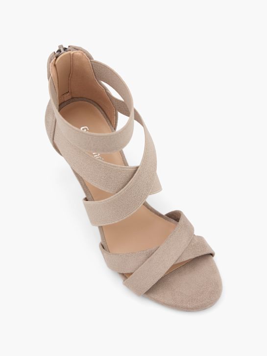 Sandály na podpatku