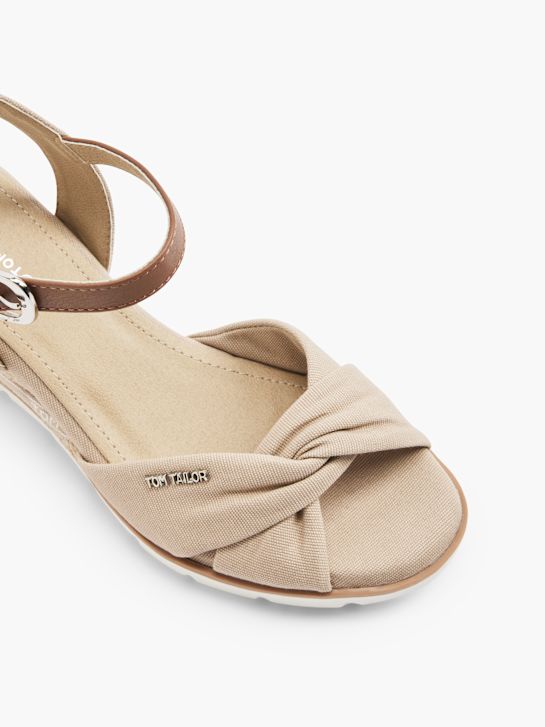 Sandály na podpatku