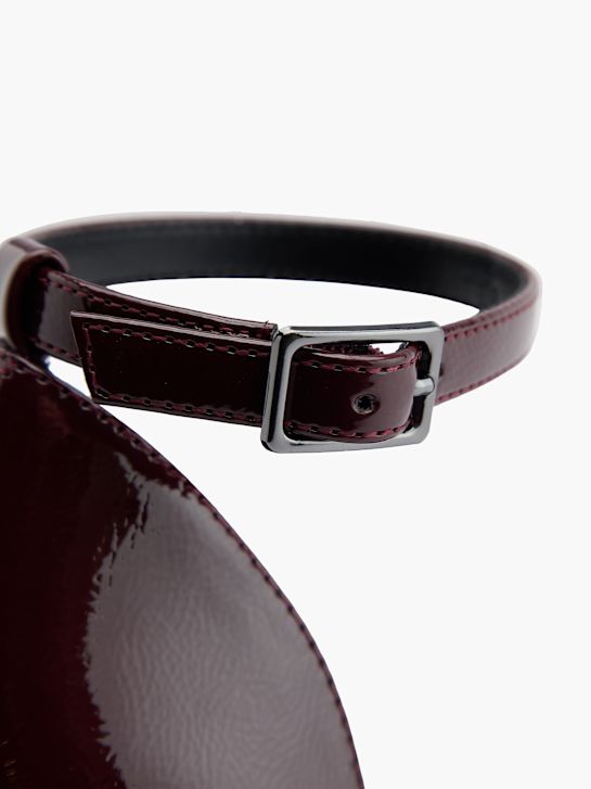 Czółenka z zapięciem