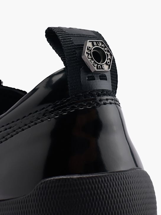 Czółenka z zabudowanym przodem