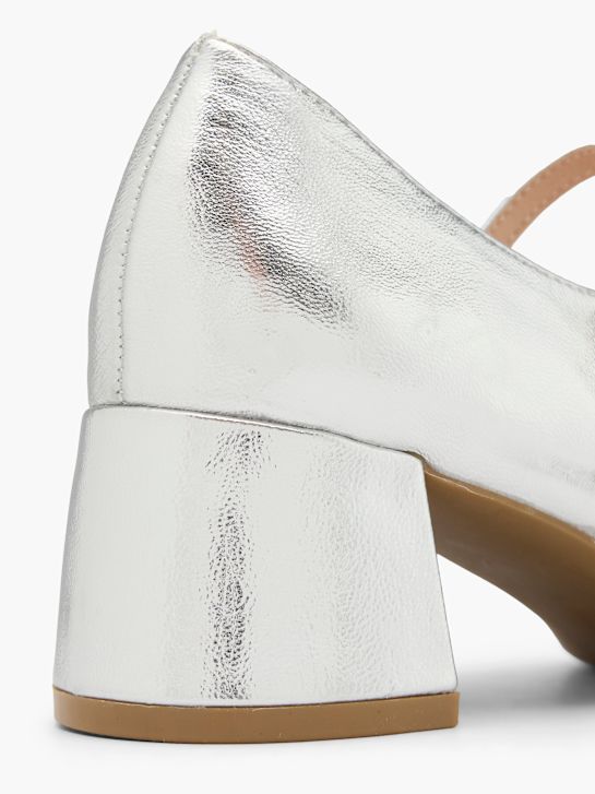 Czółenka z zapięciem